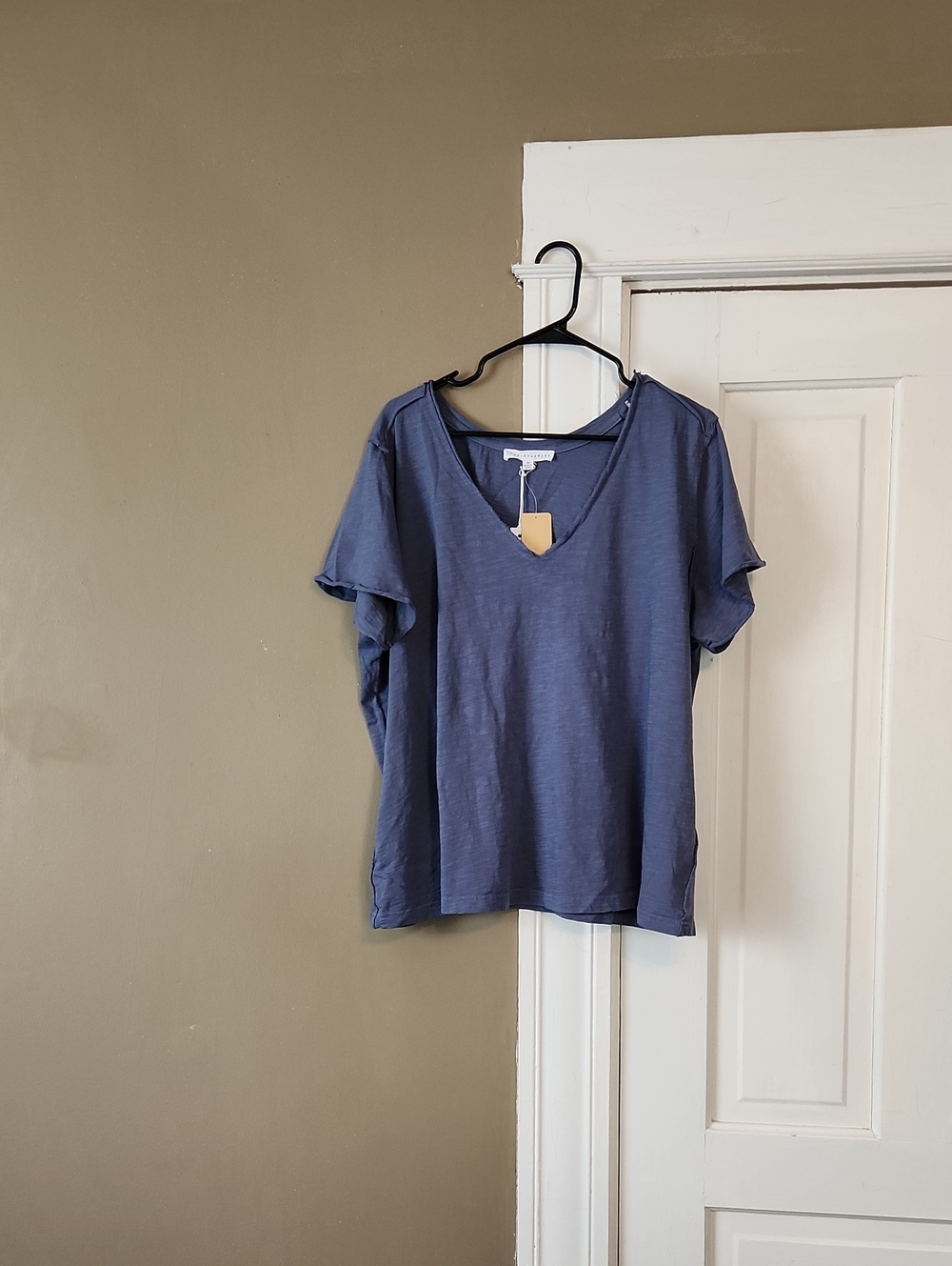 Jane + Delancey NWT Relaxed V-Neck Women’s Top in Slate Blue